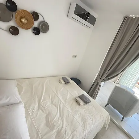 Tranquil By The Sea Apartment Vokolidha