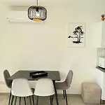 Appartamento Tranquil By The Sea *