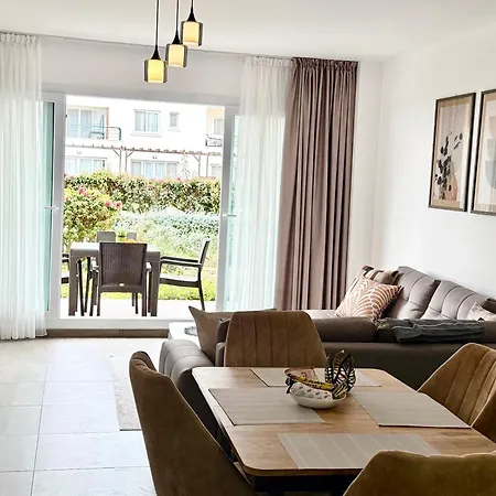 Apartment Tranquil By The Sea