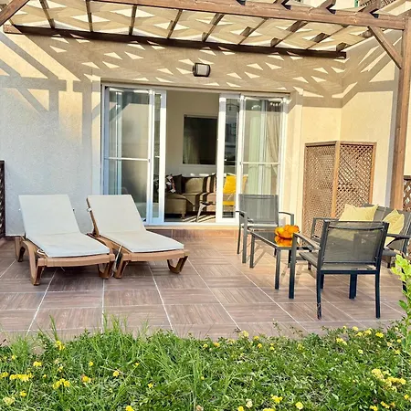 Apartment Tranquil By The Sea