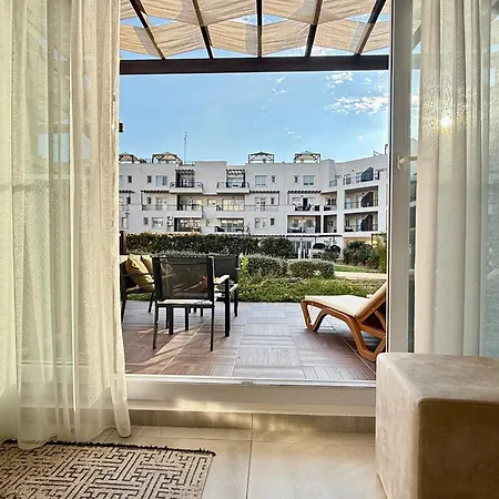 Апартаменты Tranquil By The Sea Vokolidha